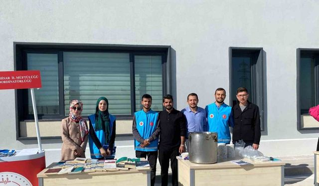 İlahiyat Fakültesi’nde tanıtım standı açıldı