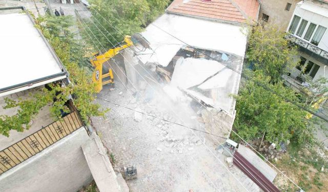 Kapadokya’da kaçak yapıların yıkımı sürüyor