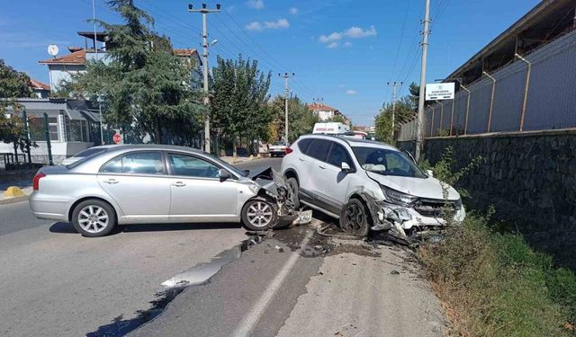 Keşan’da iki otomobilin çarpıştığı kazada 1 kişi yaralandı