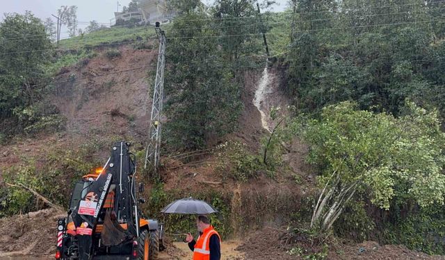 Rize’de şiddetli yağışlar Pazar ilçesinde de heyelanlara neden oldu