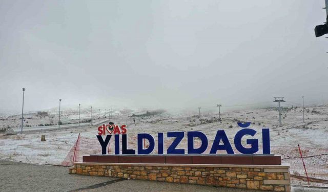 Yıldız Dağı Kayak Merkezi’ne mevsimin ilk karı düştü