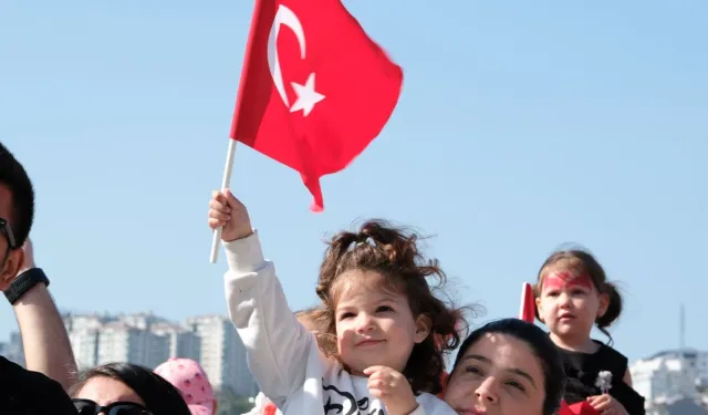 23 Nisan coşkusunu renkli görüntüler, sıcak gülüşlerle hep birlikte yaşadık.