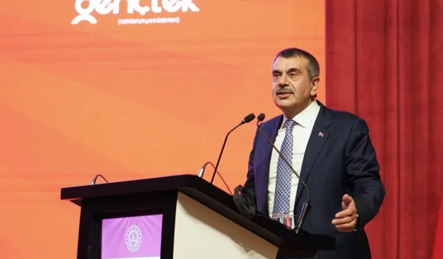 Tekin, Kadın Kolları Liderlik Akademisi kapsamında teşkilat mensuplarımızla bir araya geldi.