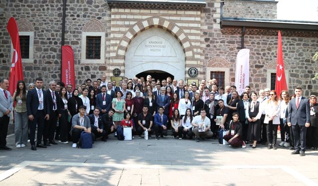"Oku-Yorum, Yazı-Yorum Projesi" Türkiye Paneli Ve "Destanlarımı Çiziyorum" Çizgi Roman Yarışması Ödül Töreni Gerçekleştirildi