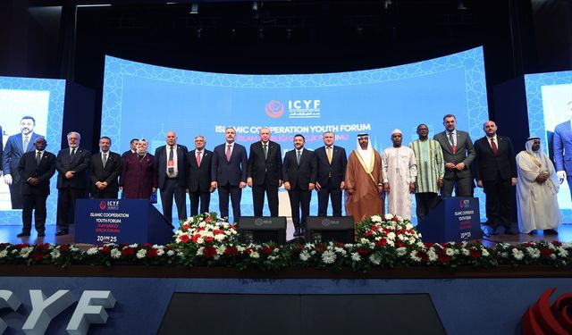 Cumhurbaşkanı Erdoğan’a Gençliğe Yönelik Vizyoner Liderliği Dolayısıyla ICYF Ödülü
