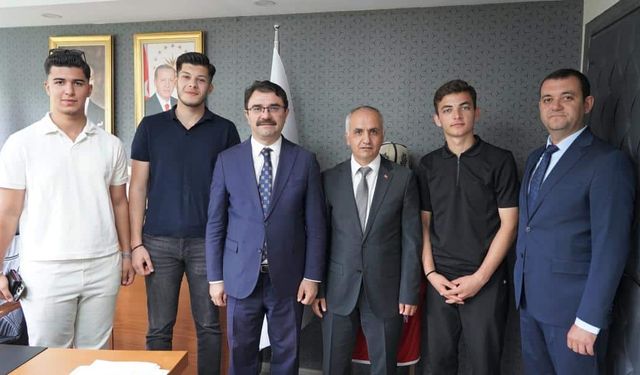 "Dilimizin Zenginlikleri Projesi" Şampiyonları