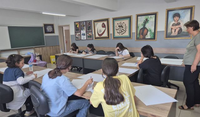 Geleneksel ve Çağdaş Görsel Sanatlar Programı uygulayan imam hatip lisemizde, yetenek sınavları