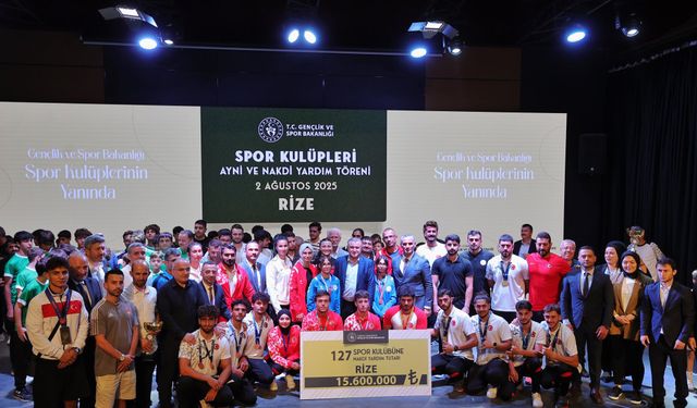 Rize’de başarılı olan spor kulüplerimiz ödüllerini aldı.