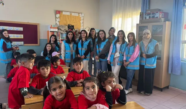 Büyük ve Güçlü Türkiyenin yarınları çocuklarımızın bir tebessümünün gönüllüsüyüz.