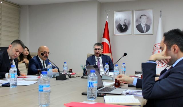 Ortak çalıșmaları değerlendirmek üzere daire başkanlarıyla toplantı