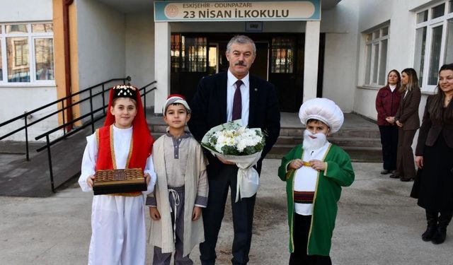 Eskişehir'de Öğrencilerin Karne Sevinci