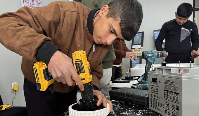 "Biz De Yapabiliriz" Dediler Robot Takımı Kurdular