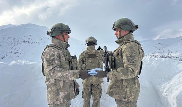 20 adet çorap, Komandolara teslim edildi