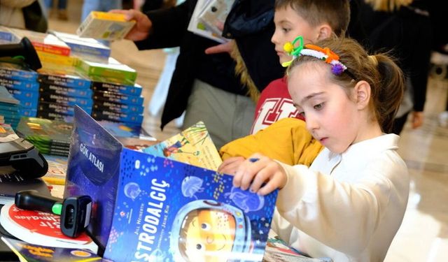 Bilimseverlerin ilgisini çekecek kitaplar ve özel ürünler