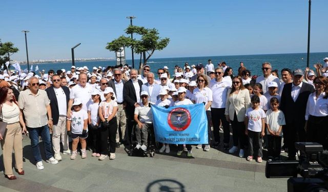 3 BİN ÖĞRENCİ KIYI TEMİZLİĞİ İÇİN SAHAYA ÇIKTI