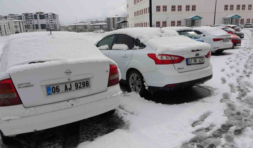 Bitlis’te Ekim ayında kar yağışı