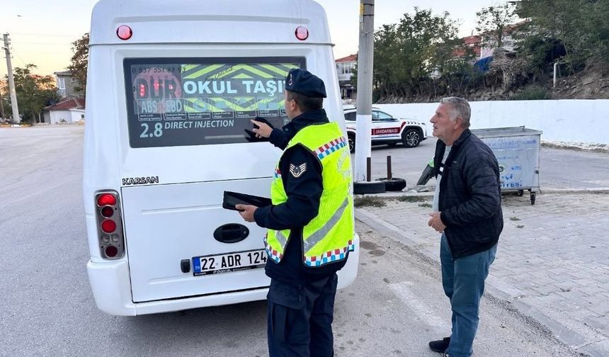 Jandarma trafik timlerinden okul servislerine denetim