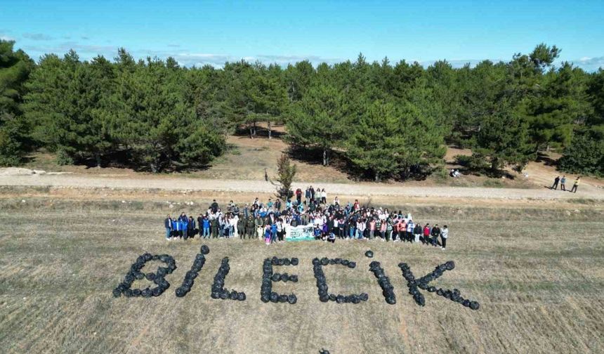 O kadar çöp topladılar ki poşetleriyle ’Bilecik’ yazdılar