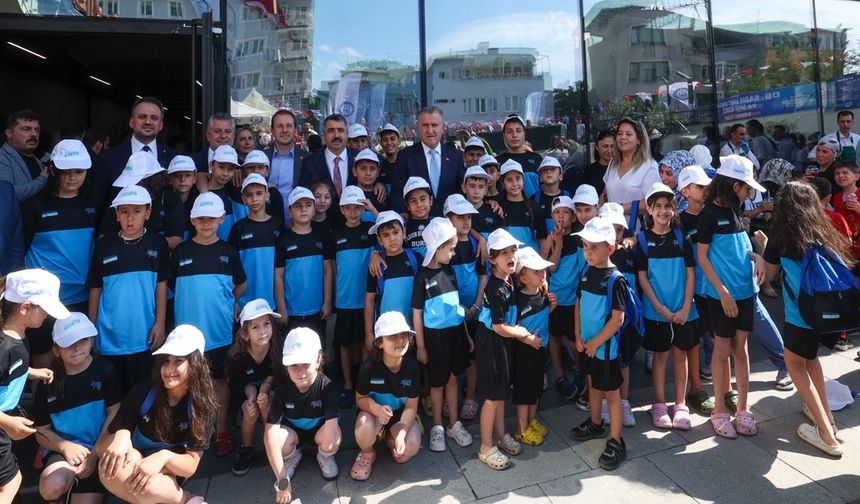 Bakan Bak: Sporla Büyüyen Bir Gençlik Hedefliyoruz