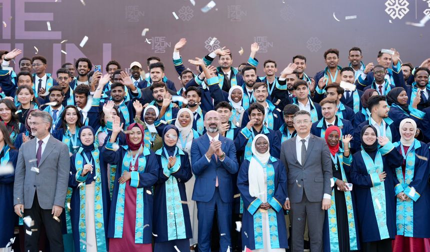 Maarif’ten Türkiye’ye, Türkiye’den dünyaya: Mezunuz, gururluyuz!