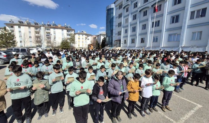 “1 Dakikada 1 Hatim” heyecanını birlikte yaşadılar